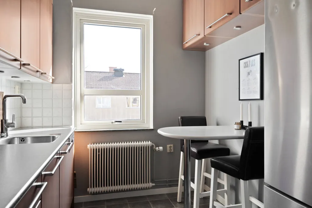 Cuisine - Spacious Two-Bedroom Flat with Parking in Nyköping