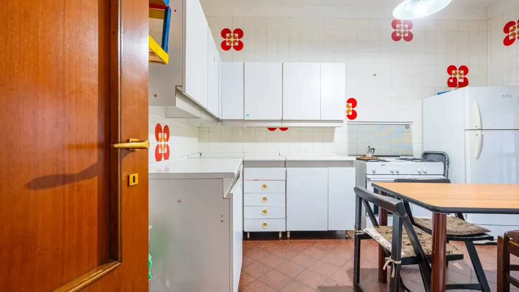 Cuisine - Quadrilocale with Balcony in Cagliari