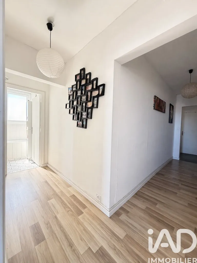 Esik - Bright 3-Bedroom Apartment with Balcony in Tarbes Centre