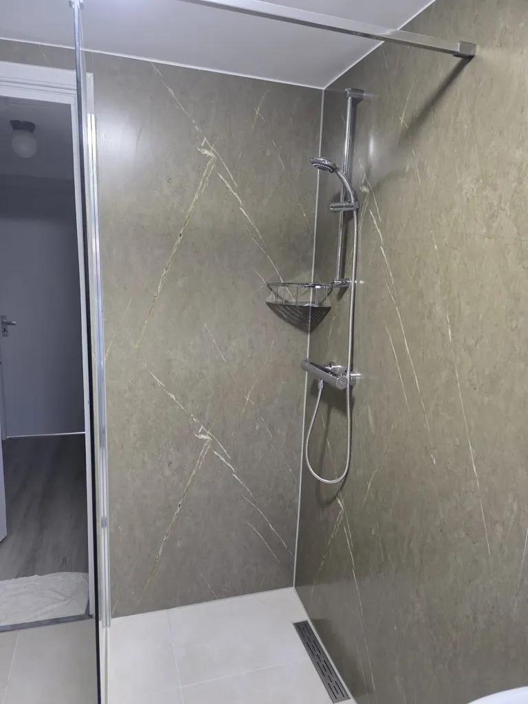 Salles de bain - Semi-Studio in Renovated Building, Tilburg