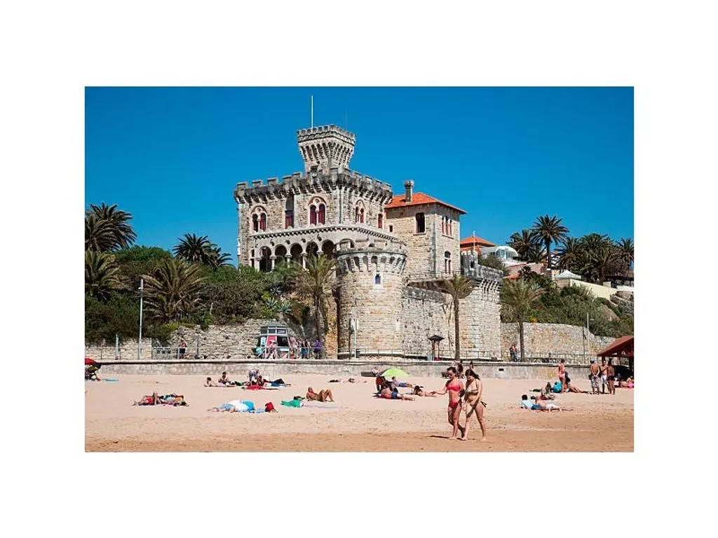 Exterior - Luxury Villa with Development Potential in Cascais
