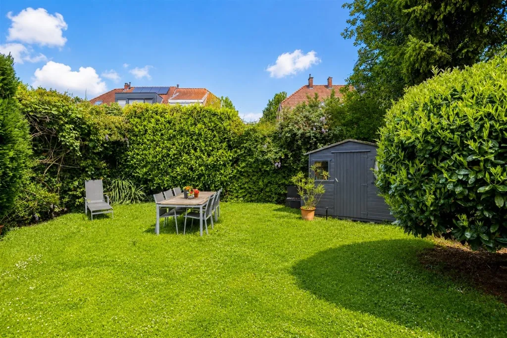 Jardin - Maison Rénovée avec Jardin à Edegem