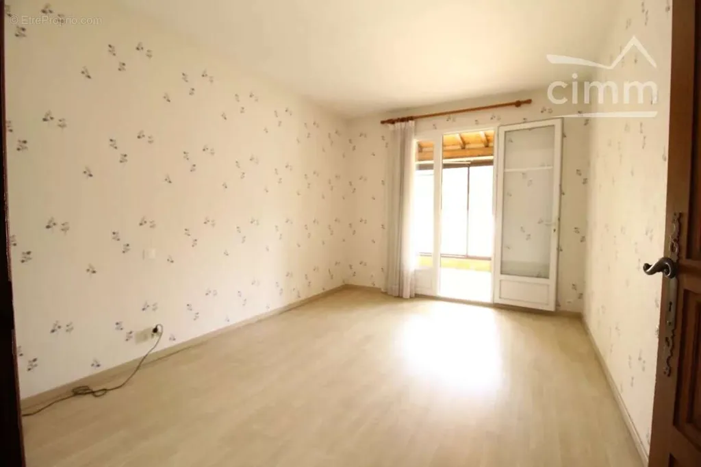 Toad - Village House with Pool in La Digne-d'Amont