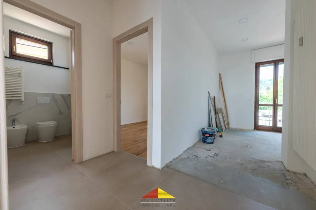 Esik - Rustic Apartment with Panoramic View in Verzuolo