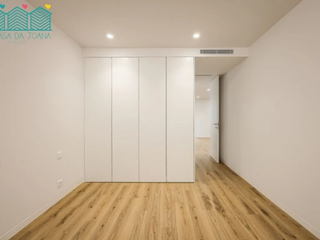 Pièces - Luxury 3-Bedroom Apartment in Aveiro