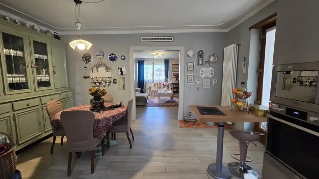 Salle à manger - Rustic Villa with Private Garden in San Benigno Canavese