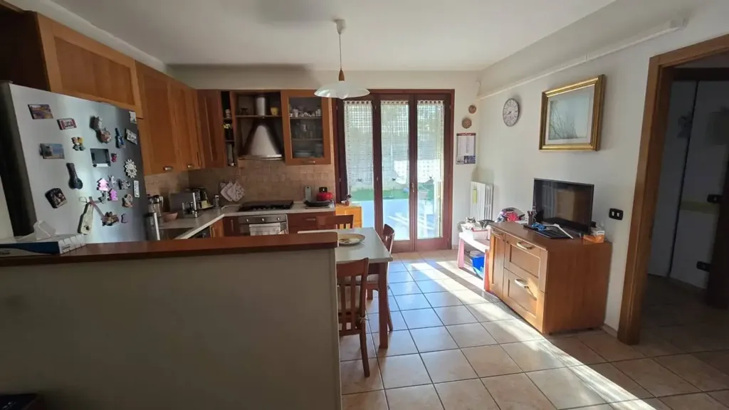 Cuisine - Ground Floor Apartment with Garden in Osimo