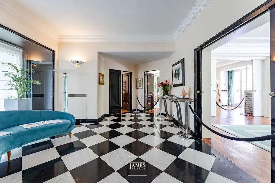 Esik - Art Deco Villa in Uccle's Observatoire District