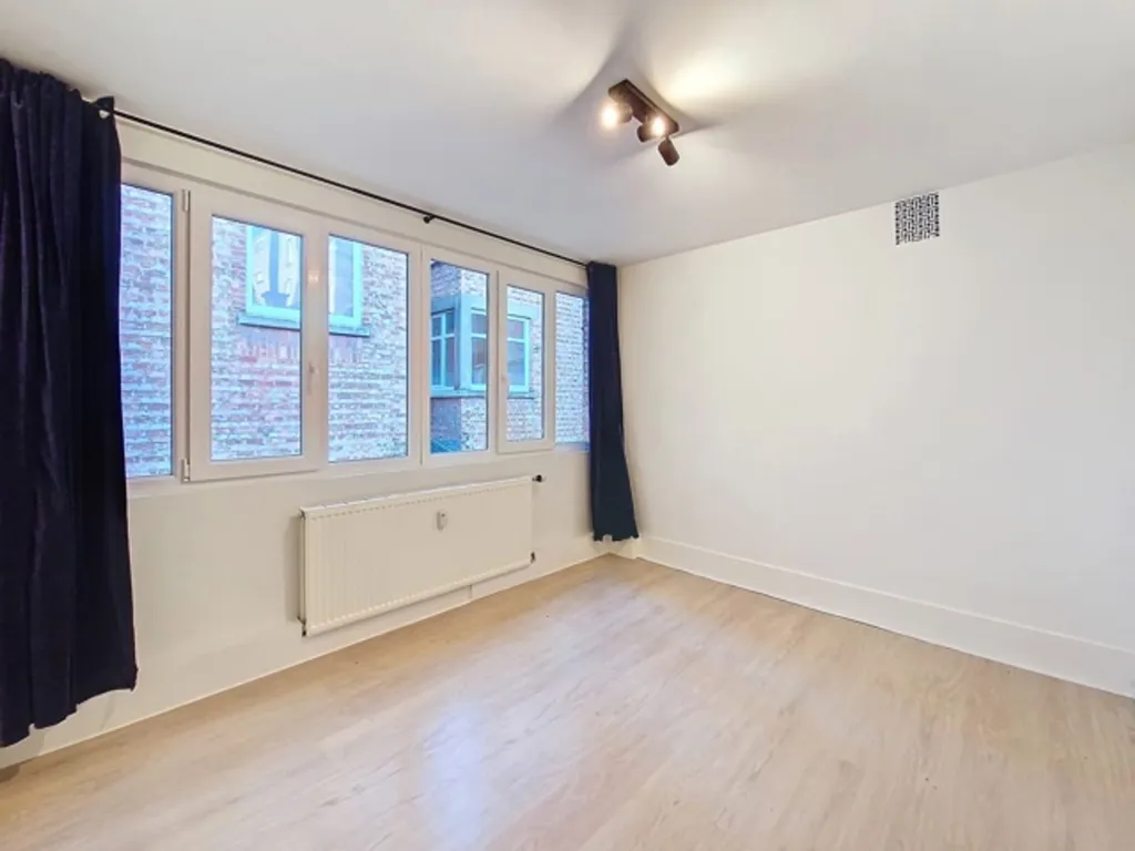 Toad - Duplex Flat with Terrace in Namur