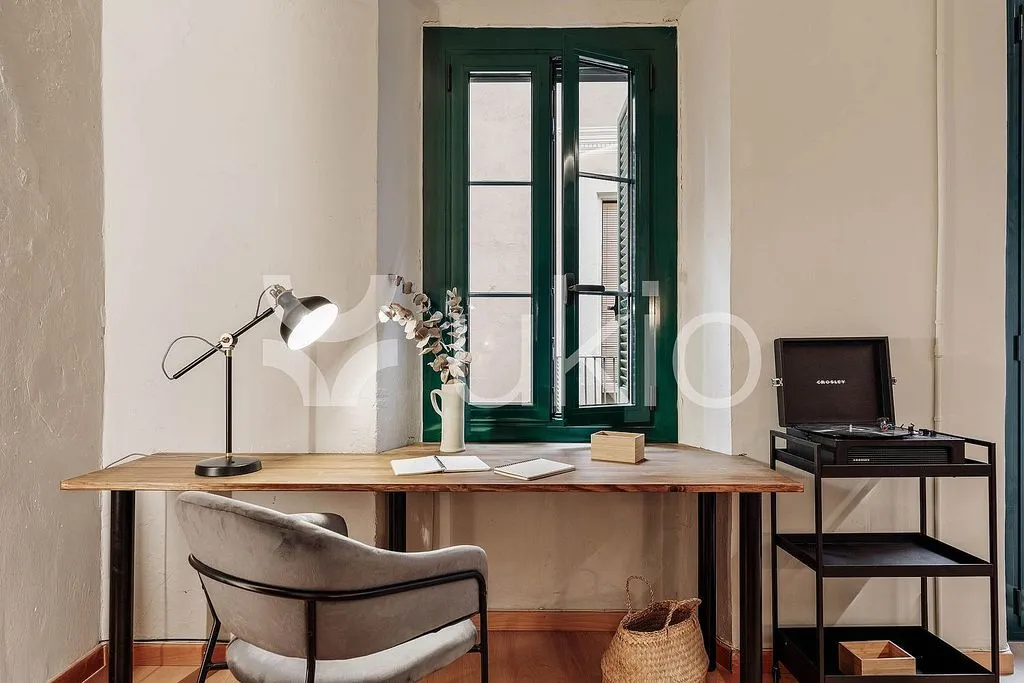 Bureau - Duplex with Balcony in Sant Pere, Barcelona