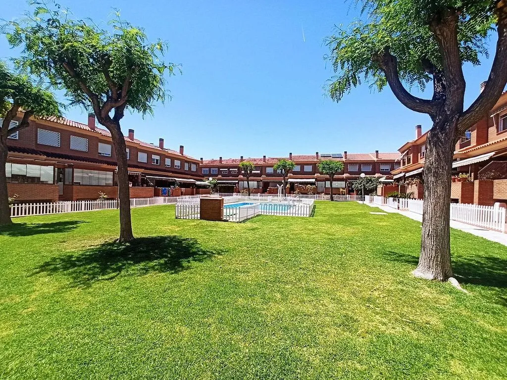 Jardin - Semi-Detached House with Pool in Los Girasoles