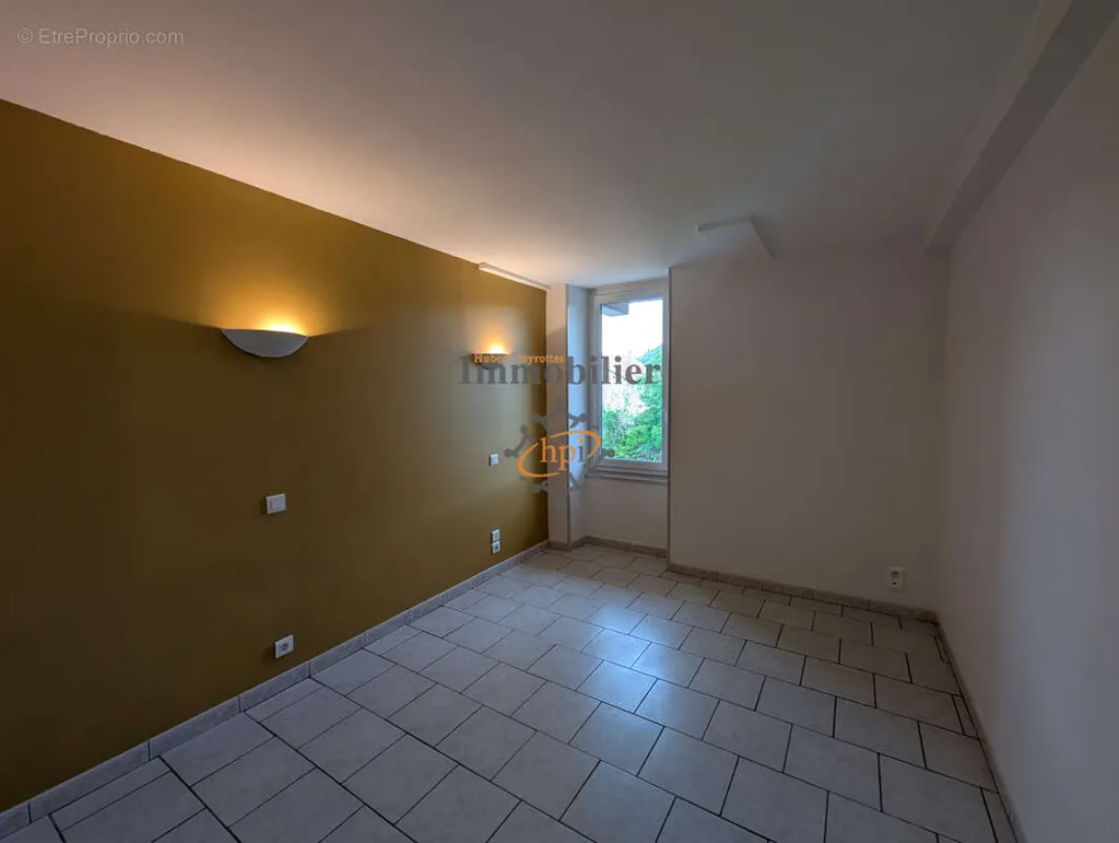 Toad - Rental Property with Balcony in Saint-Affrique