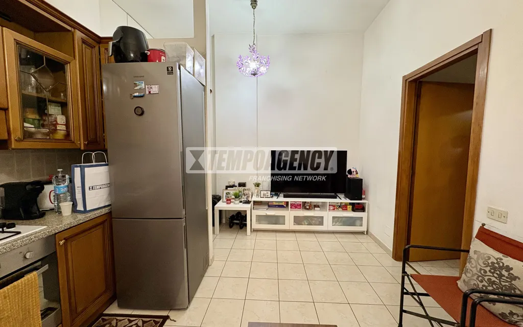 Köök - Ground Floor Flat with Double Aspect in Pieve Emanuele Centre