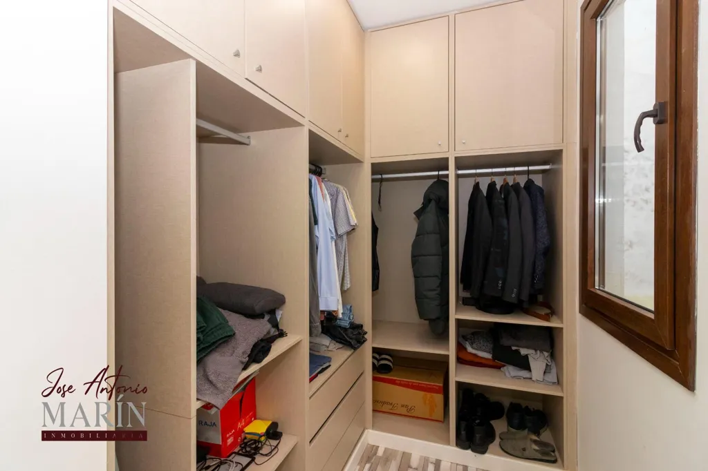 Pièces - Apartment with Balcony in Old Town Centre