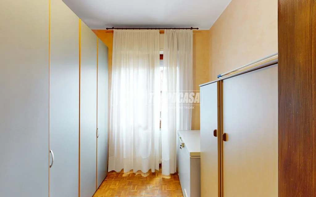 Rooms - Four-Room Apartment with Balcony in Paullo