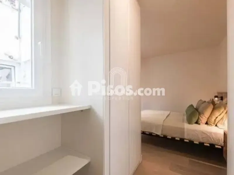 Bedrooms - Modern Flat with Balcony in Guindalera