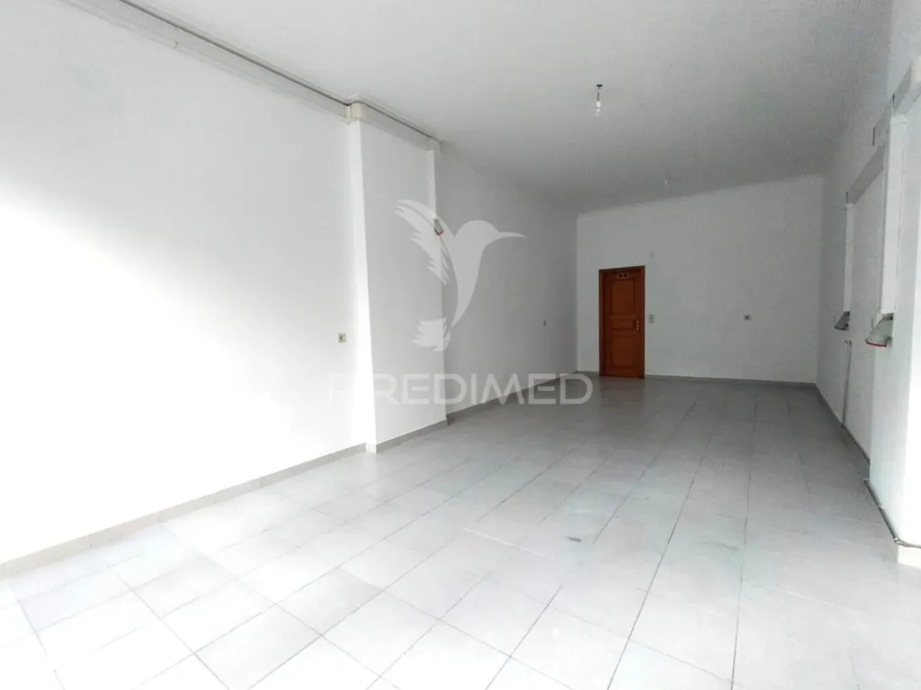 Toad - Commercial Space with High Visibility in Belas