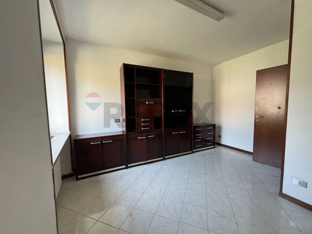 Office - Independent House with Private Courtyard in Gavardo