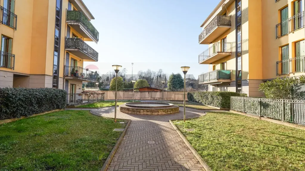 Jardin - Apartment with Balcony in Terno D'Isola