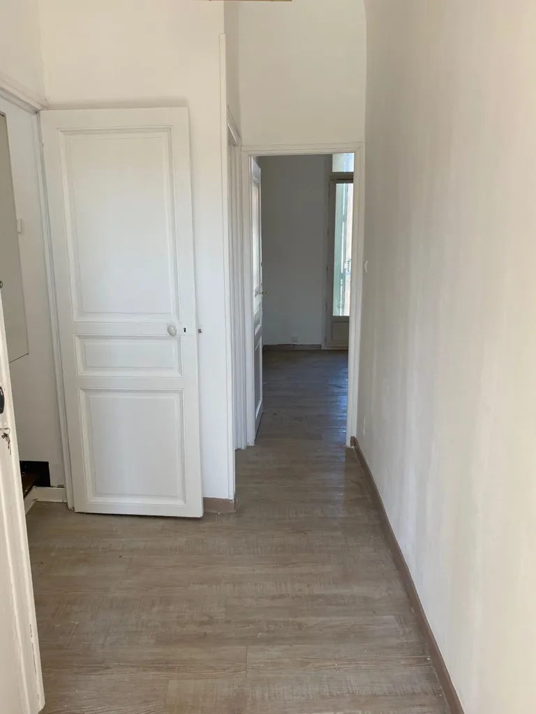 Hallway - Duplex Apartment with Terrace in Toulon Centre