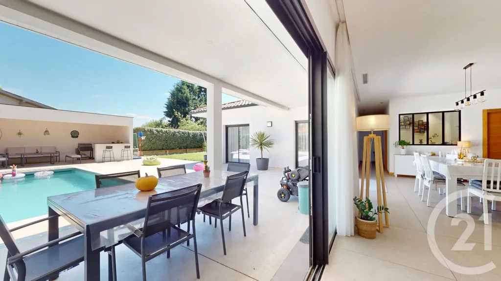 Piscine - Maison Contemporaine avec Piscine à Orthevielle
