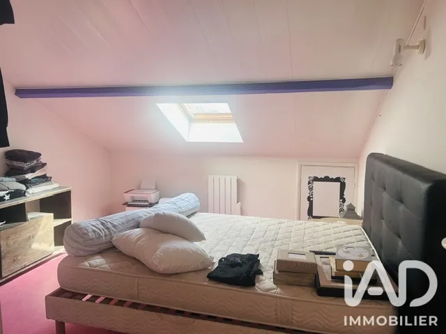 Chambres - Maison avec Terrasse et Vue Dégagée à Montluçon