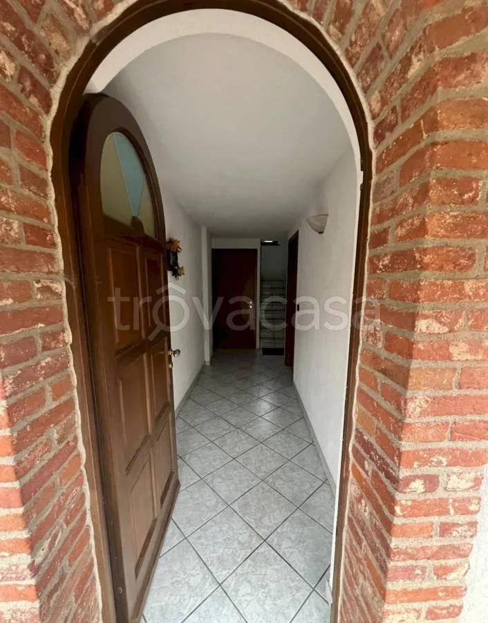Esik - Apartment with Two Garages in Demonte