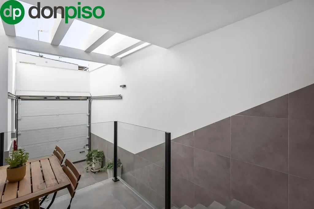 Terrazza - Modernised Semi-detached Chalet in Albolote