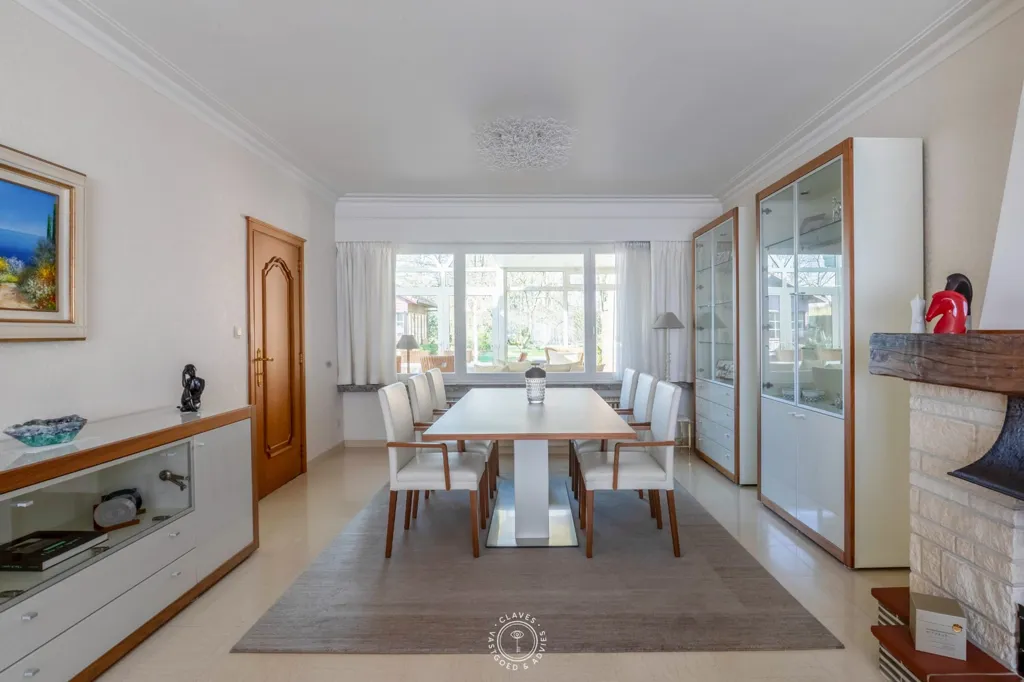 Dining Room - House with Enchanting Garden in Sint-Niklaas