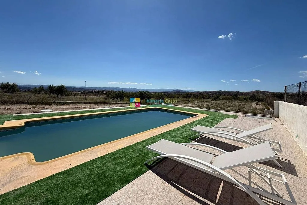 Bassein - Chalet with Pool near Huércal-Overa