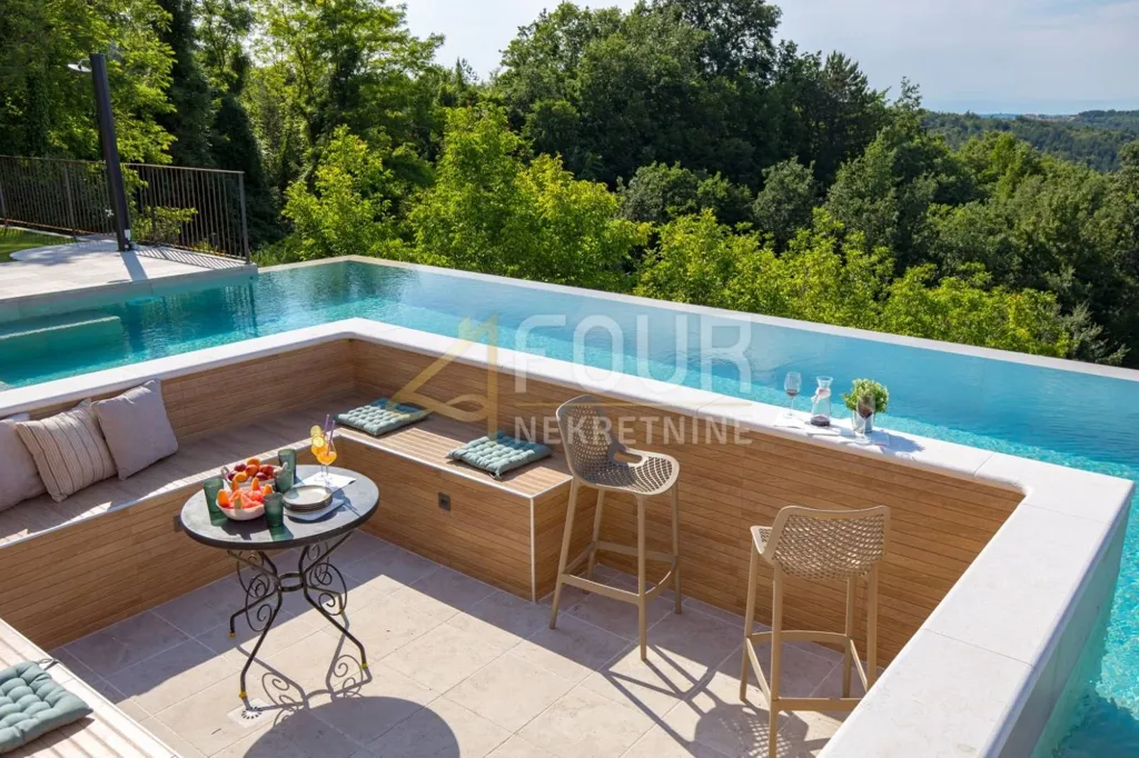 Pool - Luxury Villa with Infinity Pool in Pazin