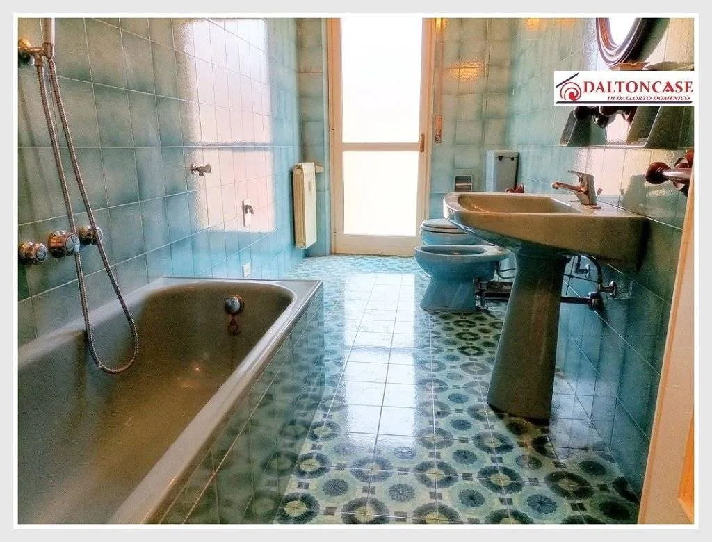 Vannitoad - Spacious Apartment with Balcony in Fossano