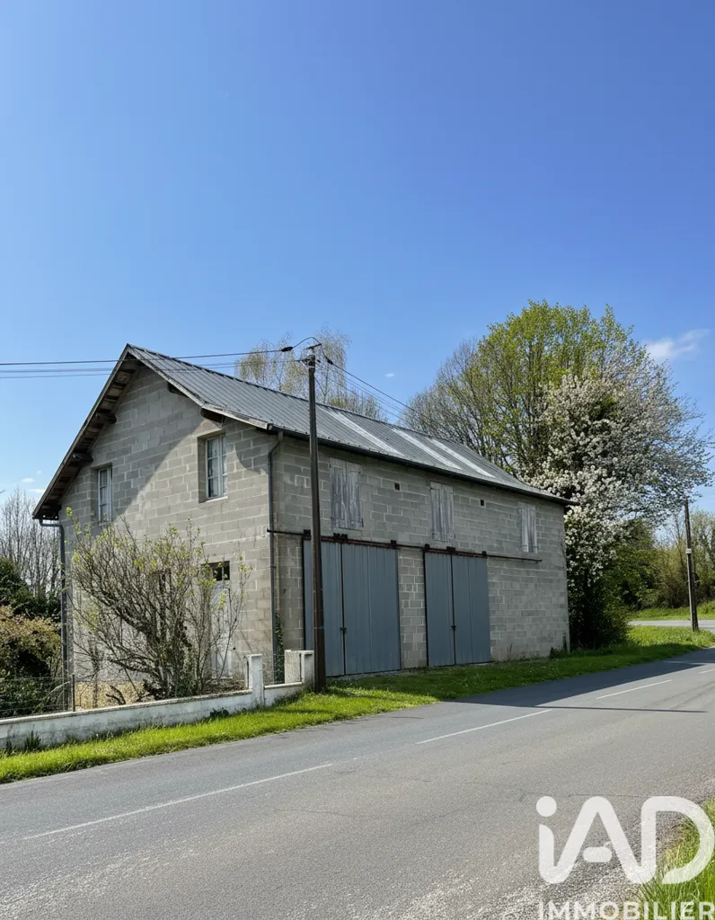 Extérieur - Maison avec Dépendances et Terrain à Ayen