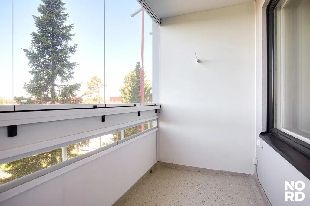 Rõdu - Modern Flat with Balcony in Myyrmäki