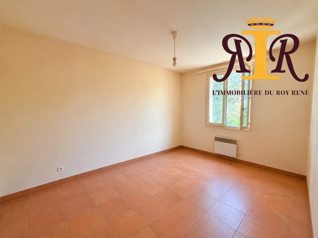 Pièces - Maison de Plain-Pied avec Jardin à Mirabeau