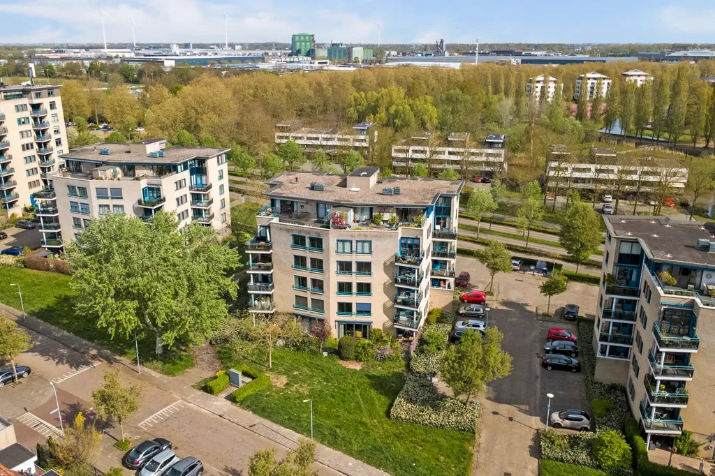 Vista aerea - Modernised 3-Bedroom Apartment with Balcony in Westerpark