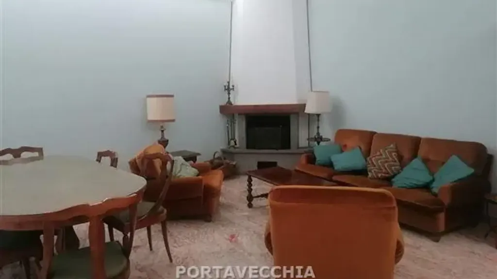 Elutuba - Spacious Apartment with Balcony in Grosseto
