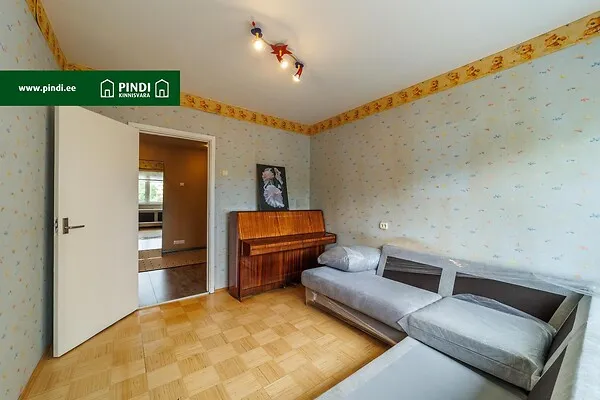 Séjour - 3-Bedroom Flat with Central Heating in Lasnamäe, Tallinn