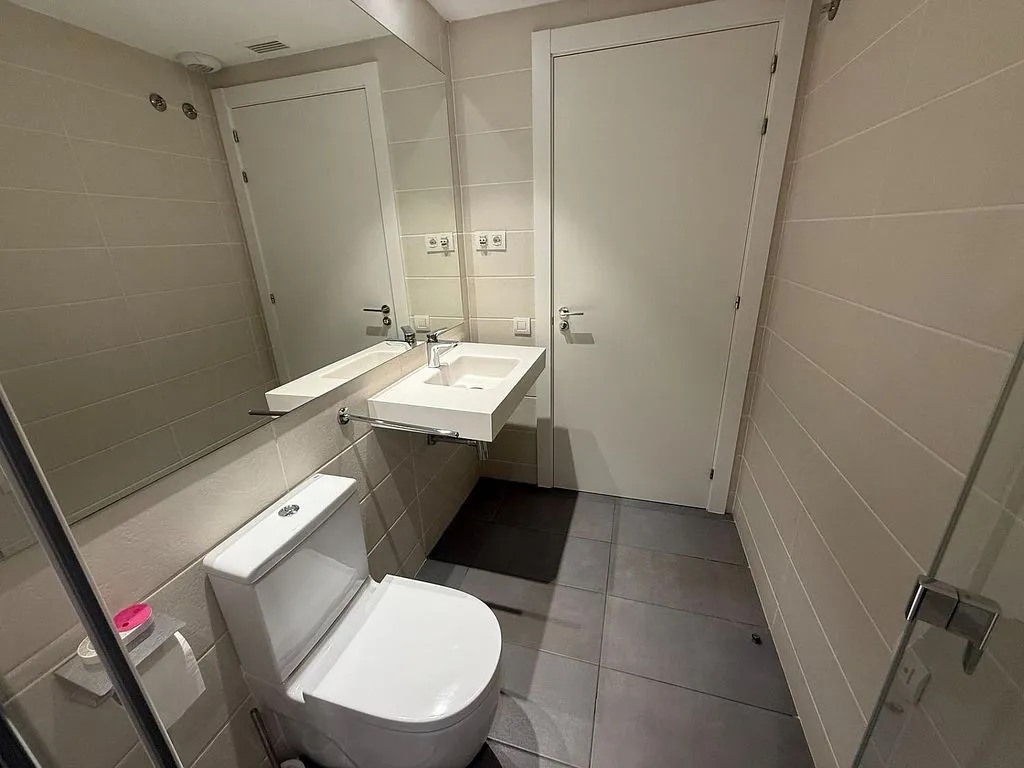 Salles de bain - Modern Flat with Balcony in La Gavarra