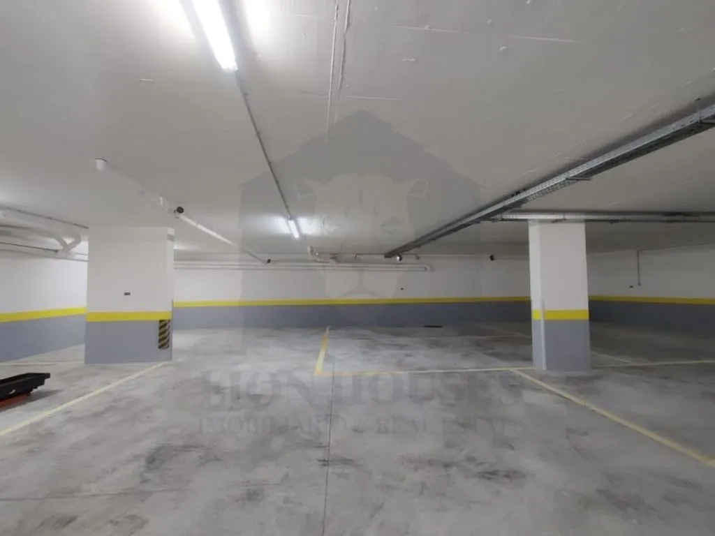 Garage - Luxury T2 Flat with Sea View in Sesimbra
