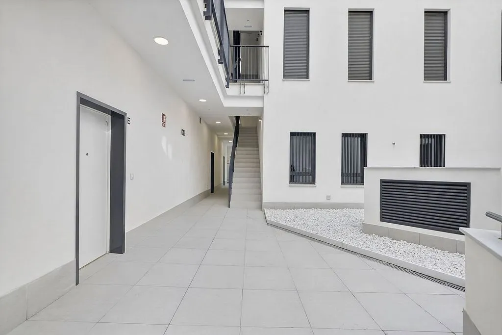 Entrée - New Flat with Pool in Triana, Sevilla