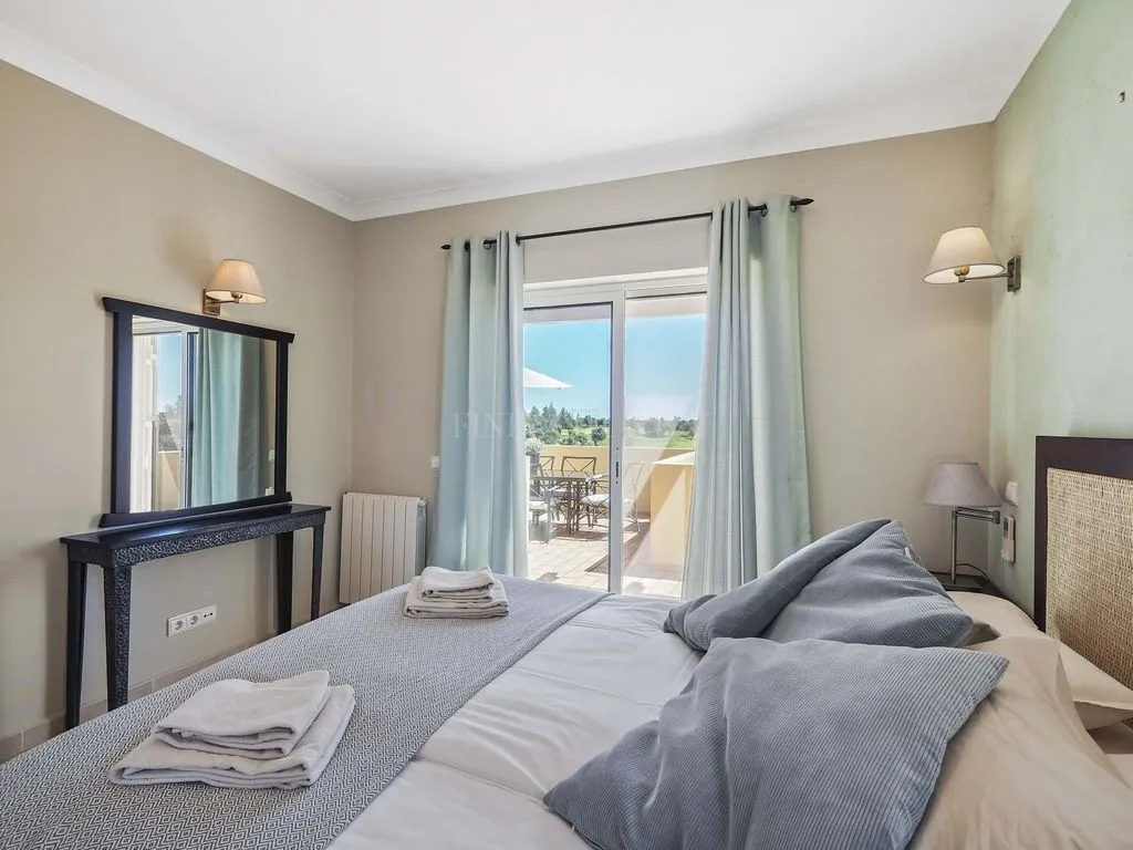 Magamistoad - Luxury Villa with Golf Views in Estômbar