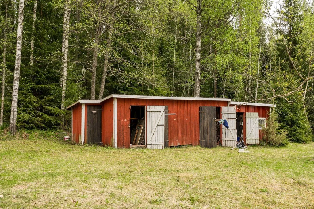 Charming Farm with Water Access in Brunskog