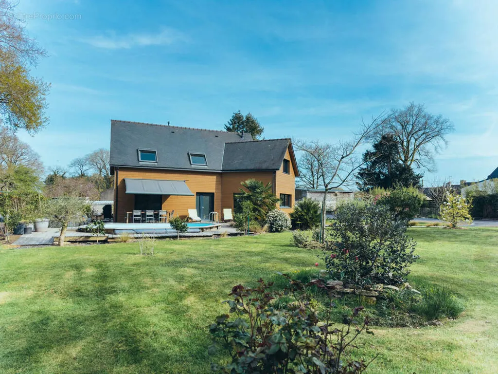 Välivaade - Contemporary House with Pool in Baud