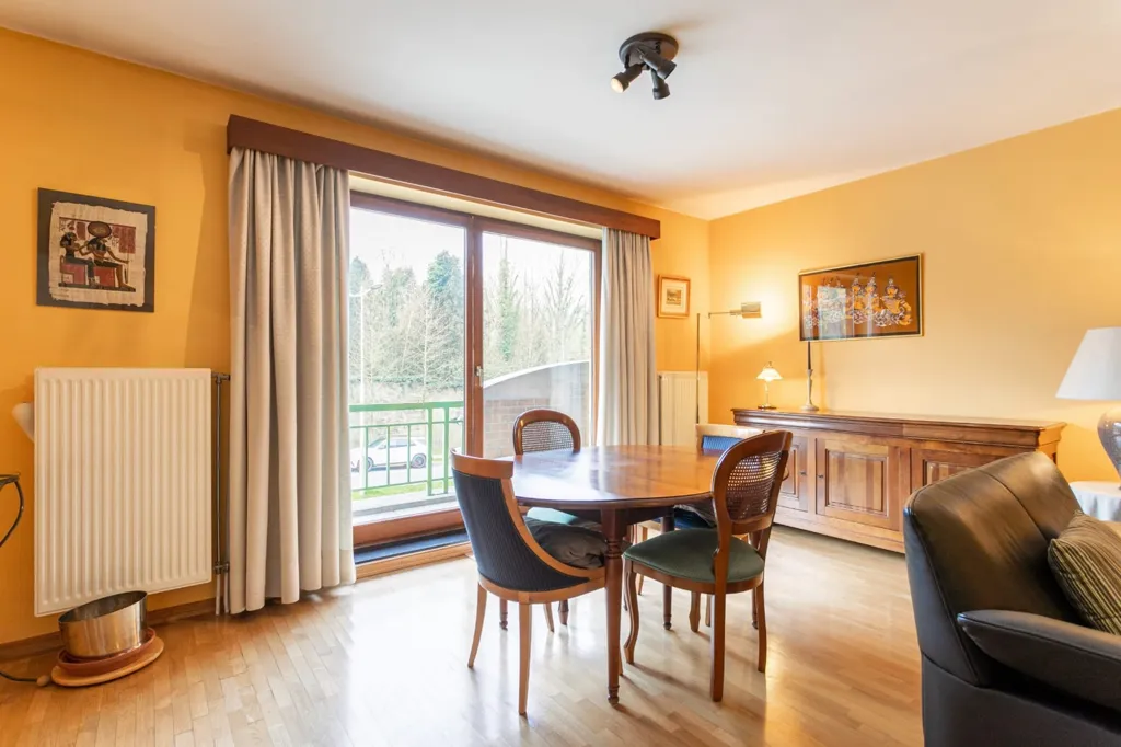 Salle à manger - Appartement avec Balcons dans le Calme à Ganshoren