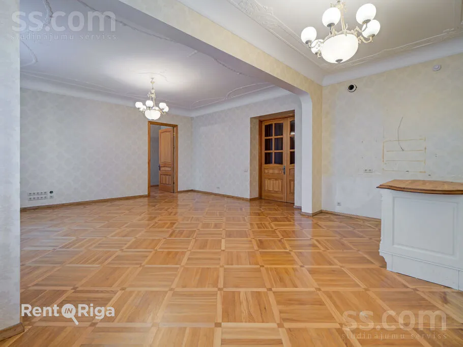 Appartement 4 pièces à Rīga