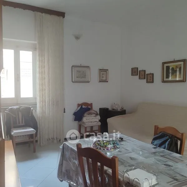 Salle à manger - Three-Bedroom Apartment with Private Courtyard in Bari
