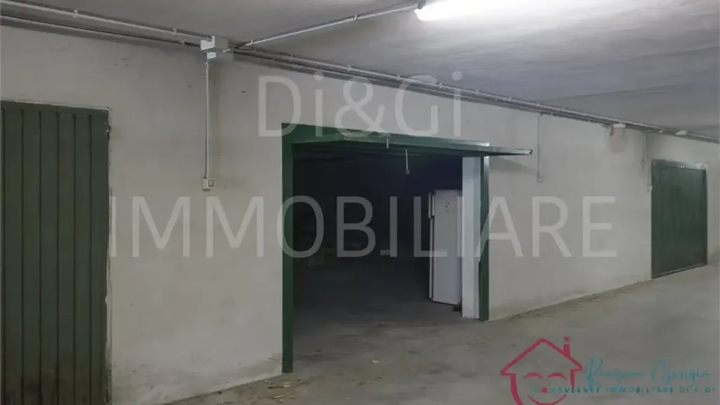 Garage - Villa with Sea View in Villanova d'Albenga