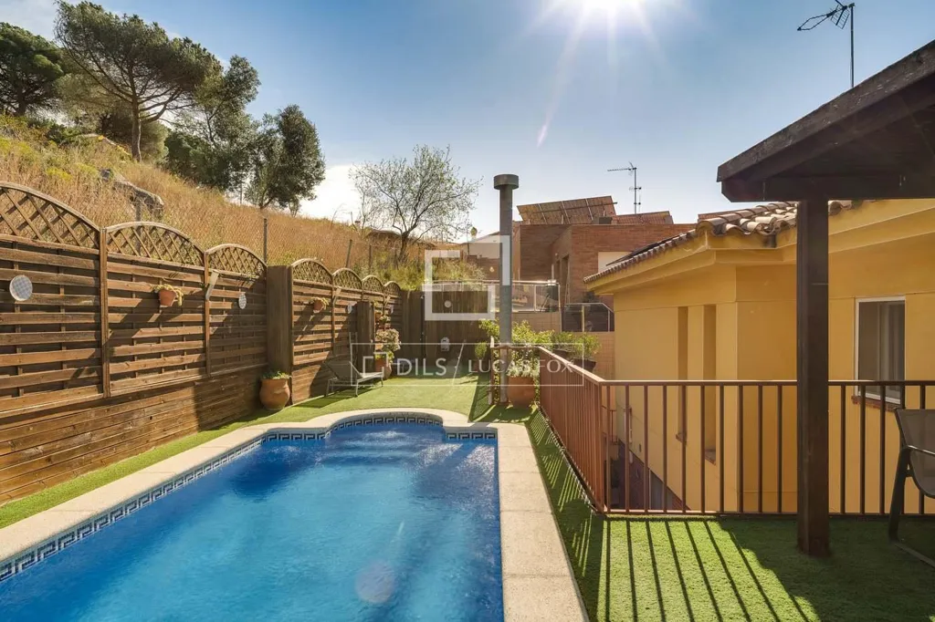 Piscine - Detached House with Pool in Vilassar de Dalt
