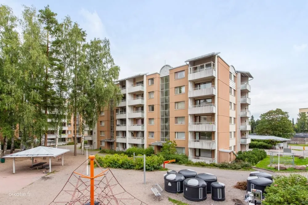 Jardin - 3-Bedroom Apartment with Balcony in Martinlaakso, Vantaa